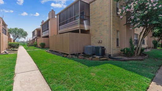 Houston 1-story, 2-bed 10555 Turtlewood Court 1204-idx