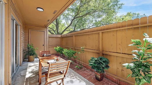 Houston 1-story, 1-bed 10555 Turtlewood Court 616-idx