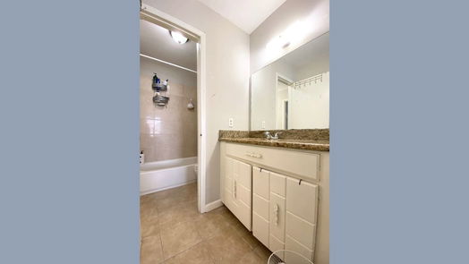 Houston 2-story, 2-bed 8323 Wilcrest Drive 2006-idx