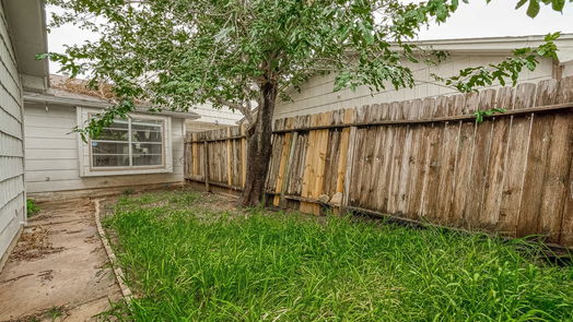 Houston 1-story, 3-bed 6533 S Briar Bayou Drive-idx