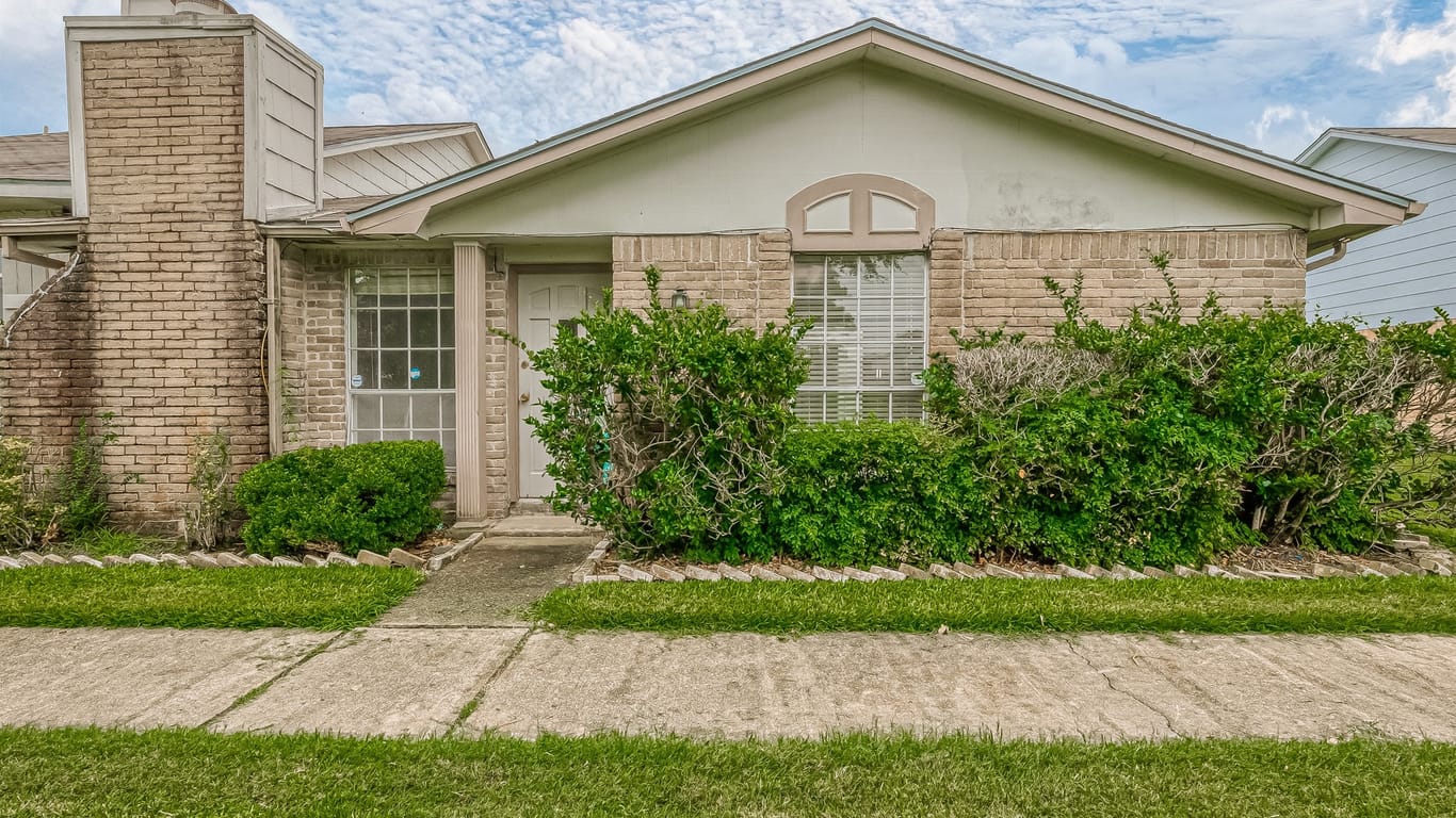 Houston 1-story, 3-bed 6533 S Briar Bayou Drive-idx