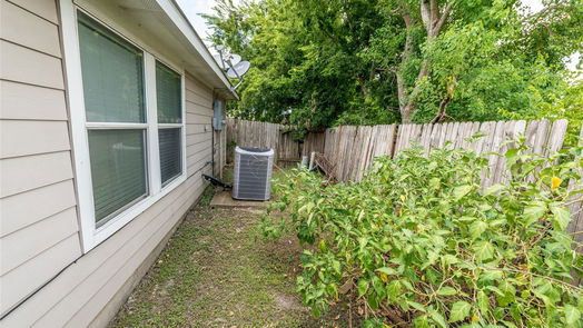 Houston 1-story, 3-bed 7927 Dairy View Lane-idx