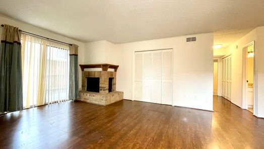 Houston 1-story, 2-bed 10555 Turtlewood Court 308-idx