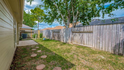 Houston 1-story, 3-bed 6227 Briar Glade Drive-idx