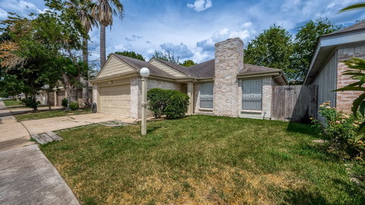 Houston 1-story, 3-bed 6227 Briar Glade Drive-idx