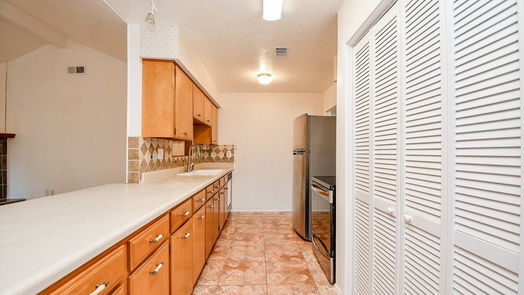 Houston 1-story, 3-bed 11303 Newbrook Drive-idx