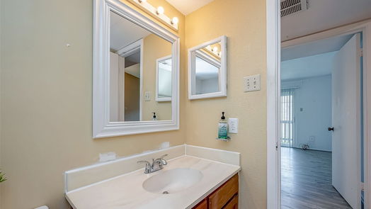 Houston 1-story, 2-bed 10555 Turtlewood Court 1109-idx