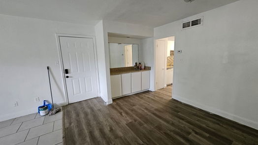 Houston 1-story, 2-bed 8405 Wilcrest Drive 1703-idx