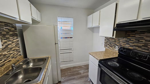 Houston 1-story, 2-bed 8405 Wilcrest Drive 1703-idx