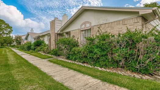 Houston 1-story, 3-bed 6533 S Briar Bayou Drive-idx