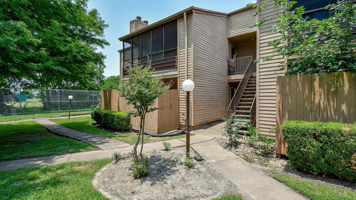 Houston 1-story, 1-bed 10555 turtlewood ct 3015-idx