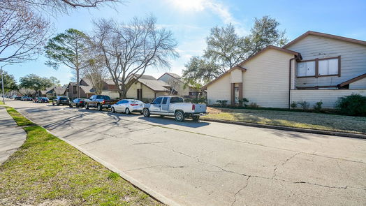 Houston 2-story, 3-bed 12525 Newbrook Drive-idx