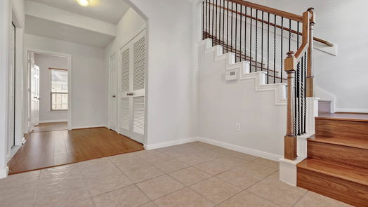 Houston 3-story, 3-bed 13127 N Bellaire Estates Drive-idx