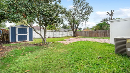 Houston null-story, 3-bed 10927 Sharpview Drive-idx