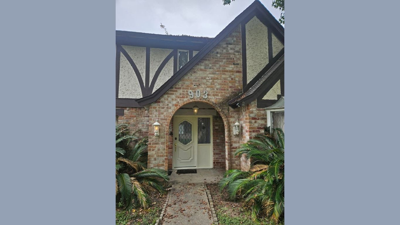 Houston 2-story, 5-bed 903 Glouchester Lane-idx