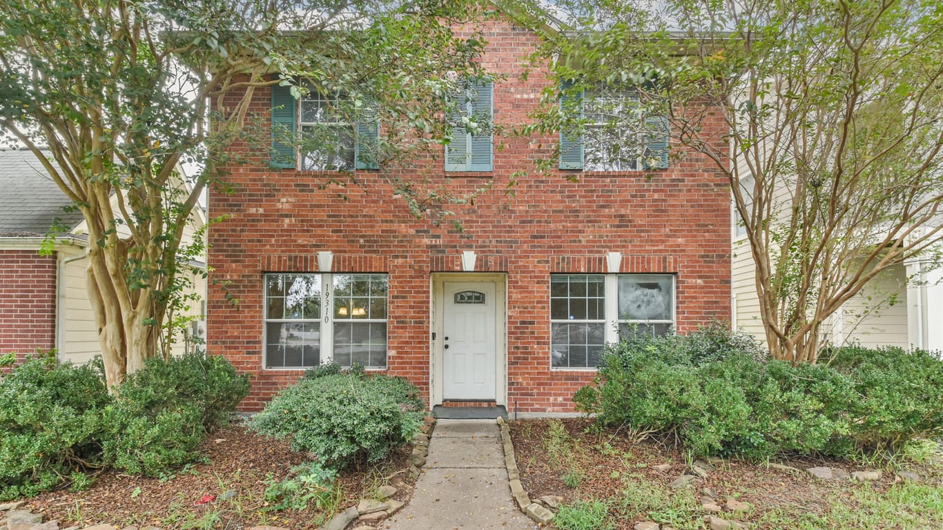 Houston 2-story, 3-bed 19310 Stars Hollow Drive-idx