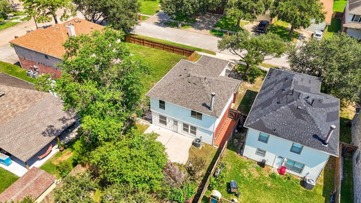 Houston 2-story, 3-bed 1010 Willow West Drive-idx