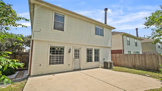 Houston 2-story, 3-bed 1010 Willow West Drive-idx