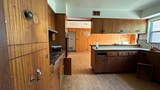 Houston 1-story, 2-bed 6225 Grape Street-idx