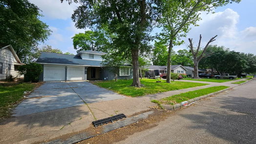 Houston 2-story, 5-bed 6938 Mobud Drive-idx