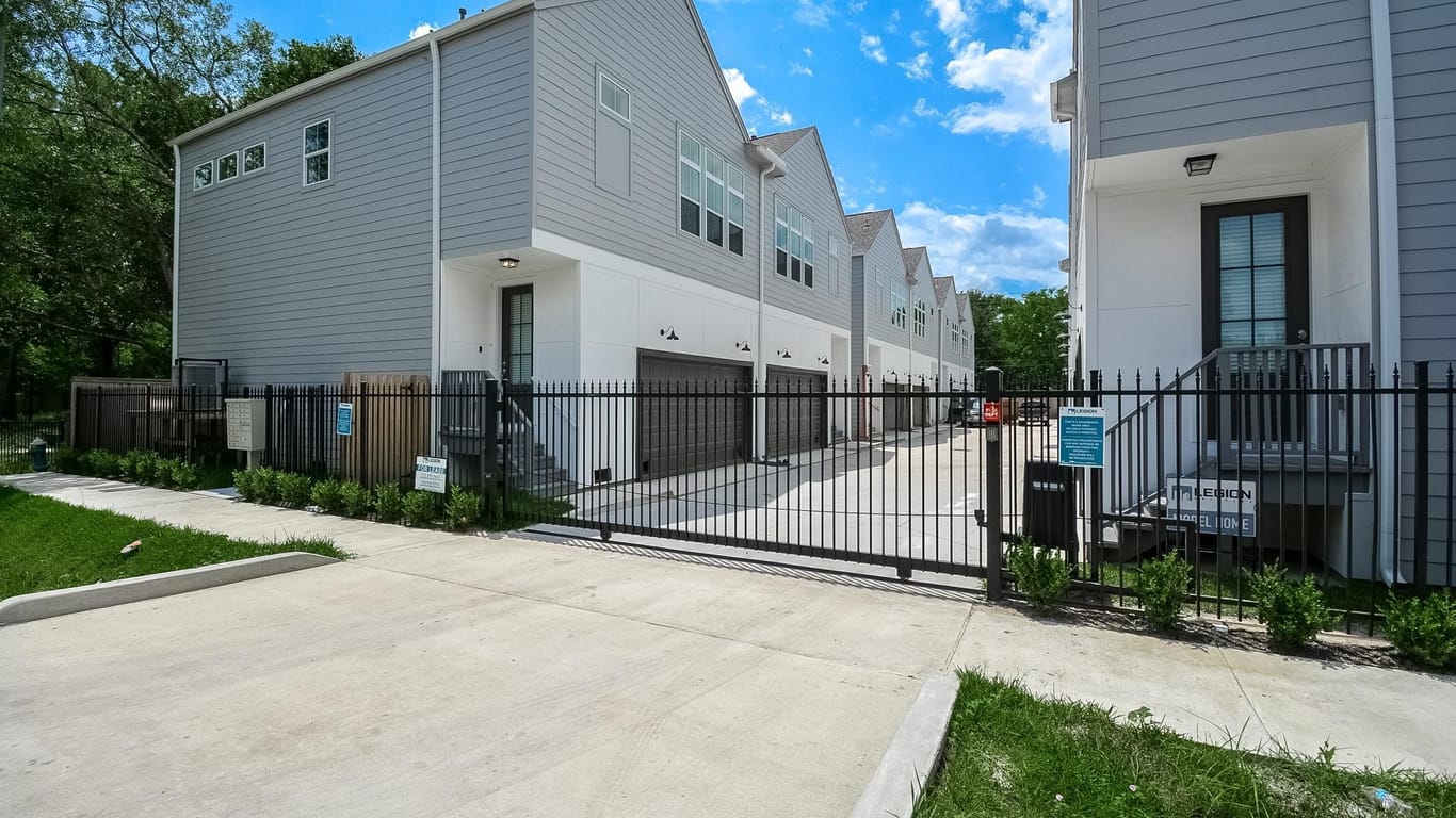 Houston 2-story, 3-bed 6013 Cypress Street-idx