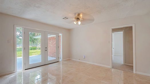 Houston 1-story, 3-bed 8930 SANGAMON Lane-idx