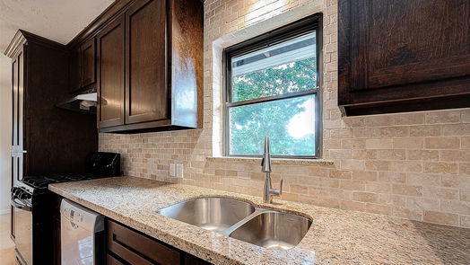 Houston 1-story, 3-bed 8930 SANGAMON Lane-idx
