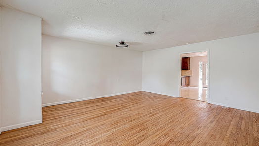 Houston 1-story, 3-bed 8930 SANGAMON Lane-idx