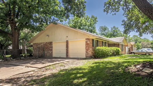 Houston 1-story, 3-bed 6446 Sharpview Drive-idx