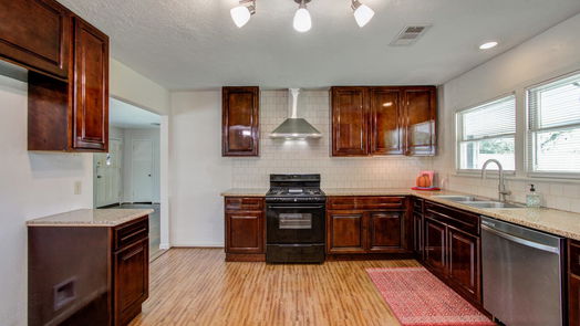 Houston 1-story, 3-bed 5815 Darnell Street-idx