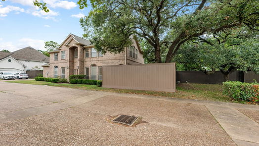 Houston 2-story, 3-bed 7615 Brae Acres Court-idx