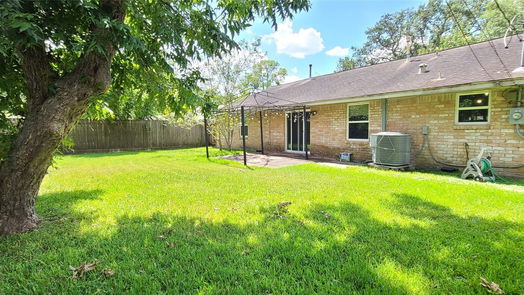 Houston 1-story, 3-bed 9011 Bintliff Drive-idx