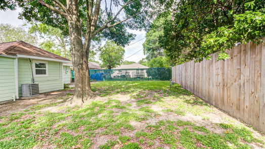 Houston 1-story, 3-bed 5922 Grape Street-idx