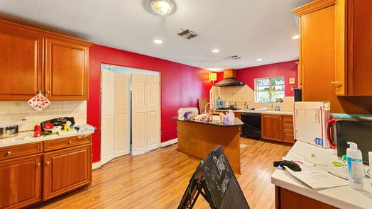 Houston 1-story, 3-bed 5910 Beechnut Street-idx