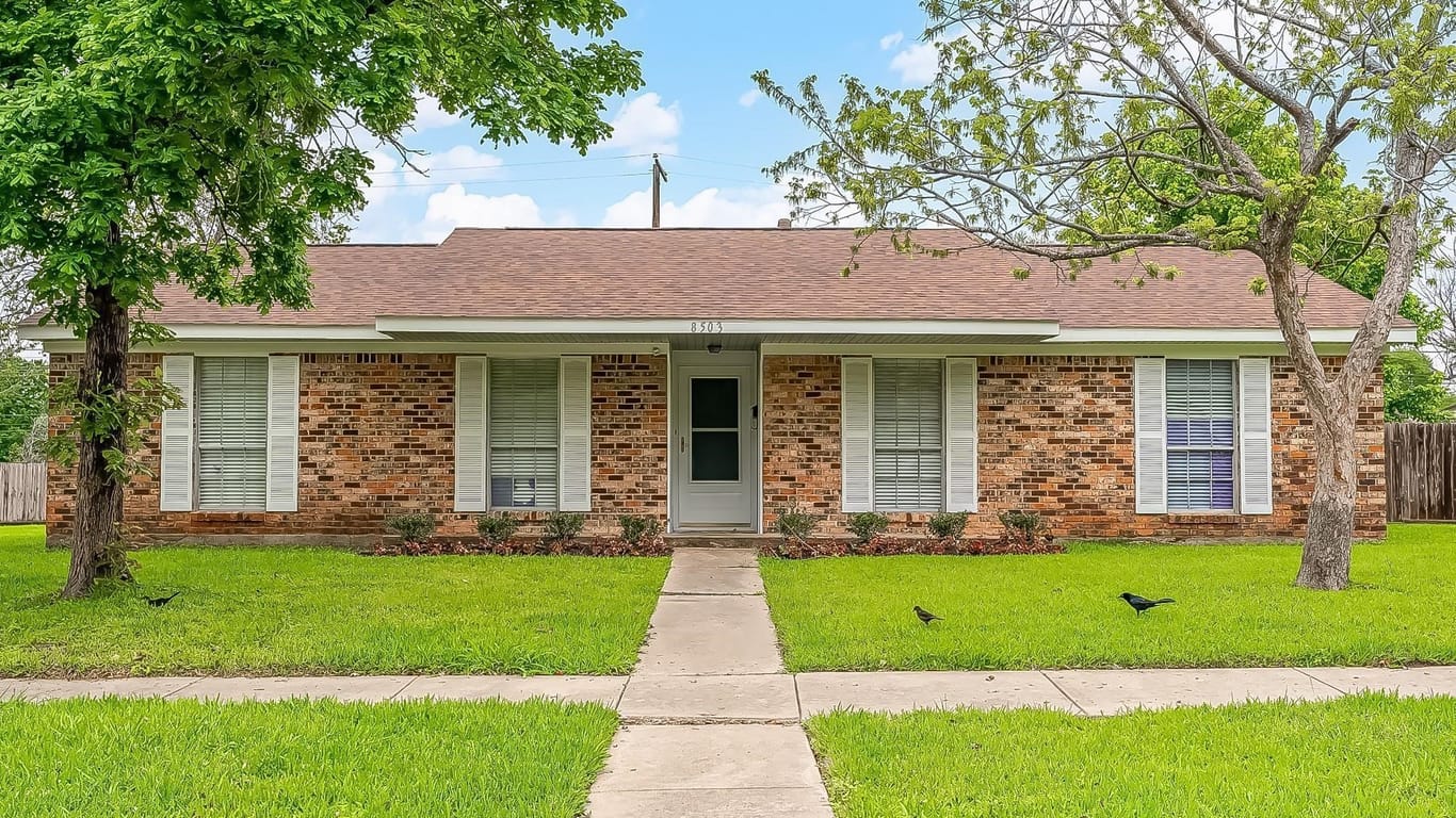 Houston null-story, 3-bed 8503 Braes River Drive-idx