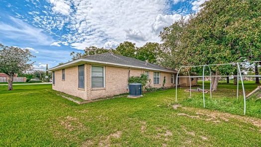 Houston 1-story, 3-bed 8713 Wayfarer Lane-idx