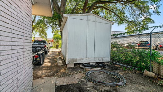 Houston 1-story, 4-bed 8714 Dexter Street-idx