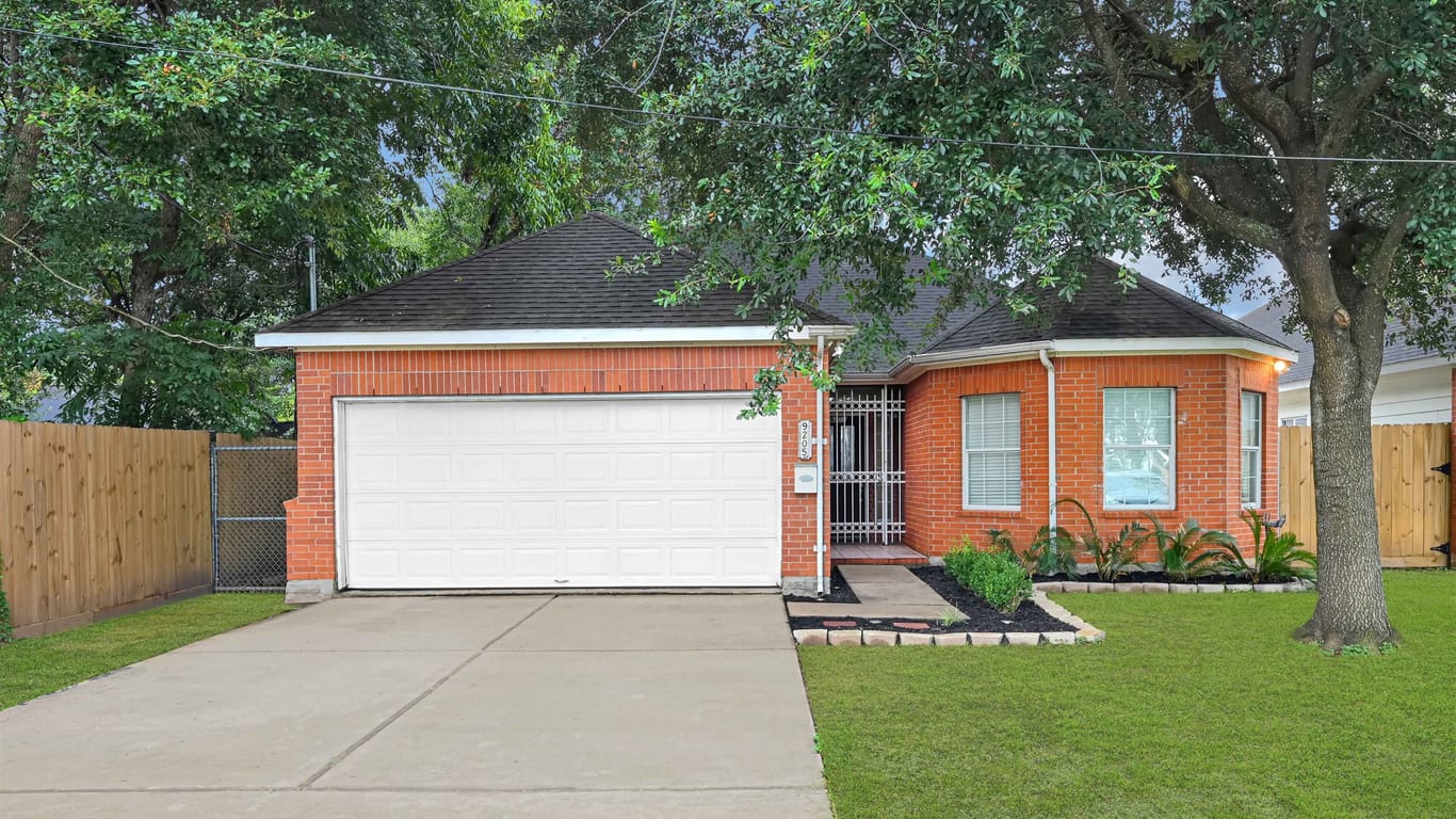 Houston 1-story, 3-bed 9205 Barton Street-idx