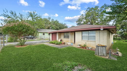 Houston 1-story, 3-bed 8223 Holiday Lane-idx