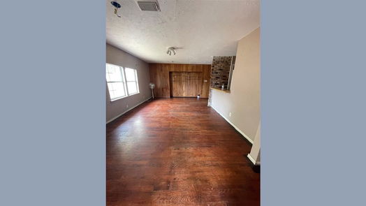 Houston 1-story, 3-bed 10110 Elmhurst Street-idx