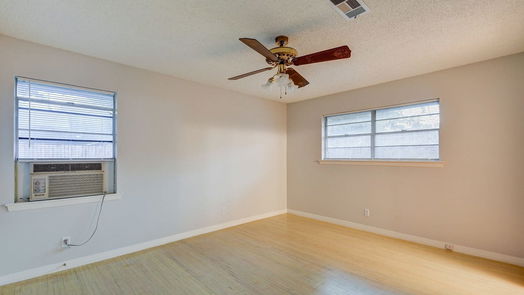 Houston 1-story, 3-bed 815 E Spreading Oak Drive-idx