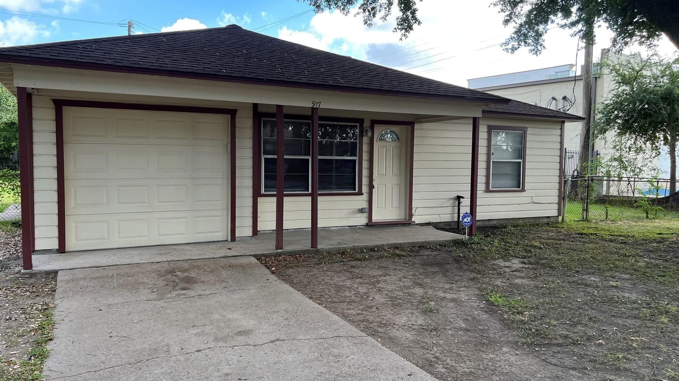 Houston 1-story, 2-bed 917 Benbrook Drive-idx