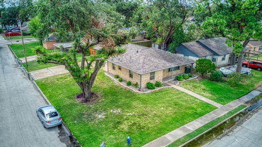 Houston 1-story, 3-bed 223 W W Riverwood Drive-idx