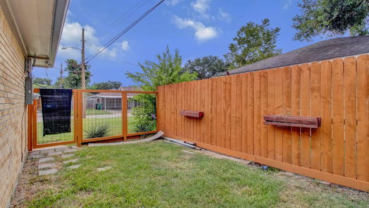 Houston 1-story, 3-bed 223 W W Riverwood Drive-idx