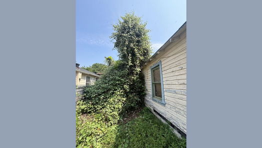 Houston 1-story, 2-bed 609 E Wellington Street-idx