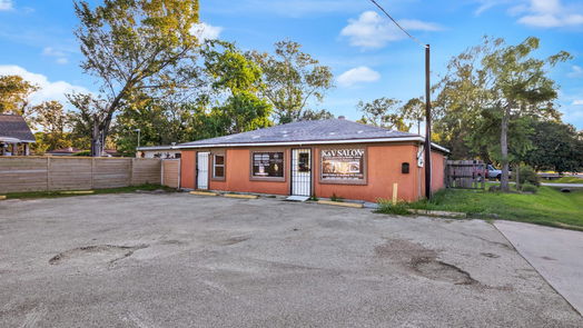 Houston 1-story, 2-bed 10041 Fulton Street-idx