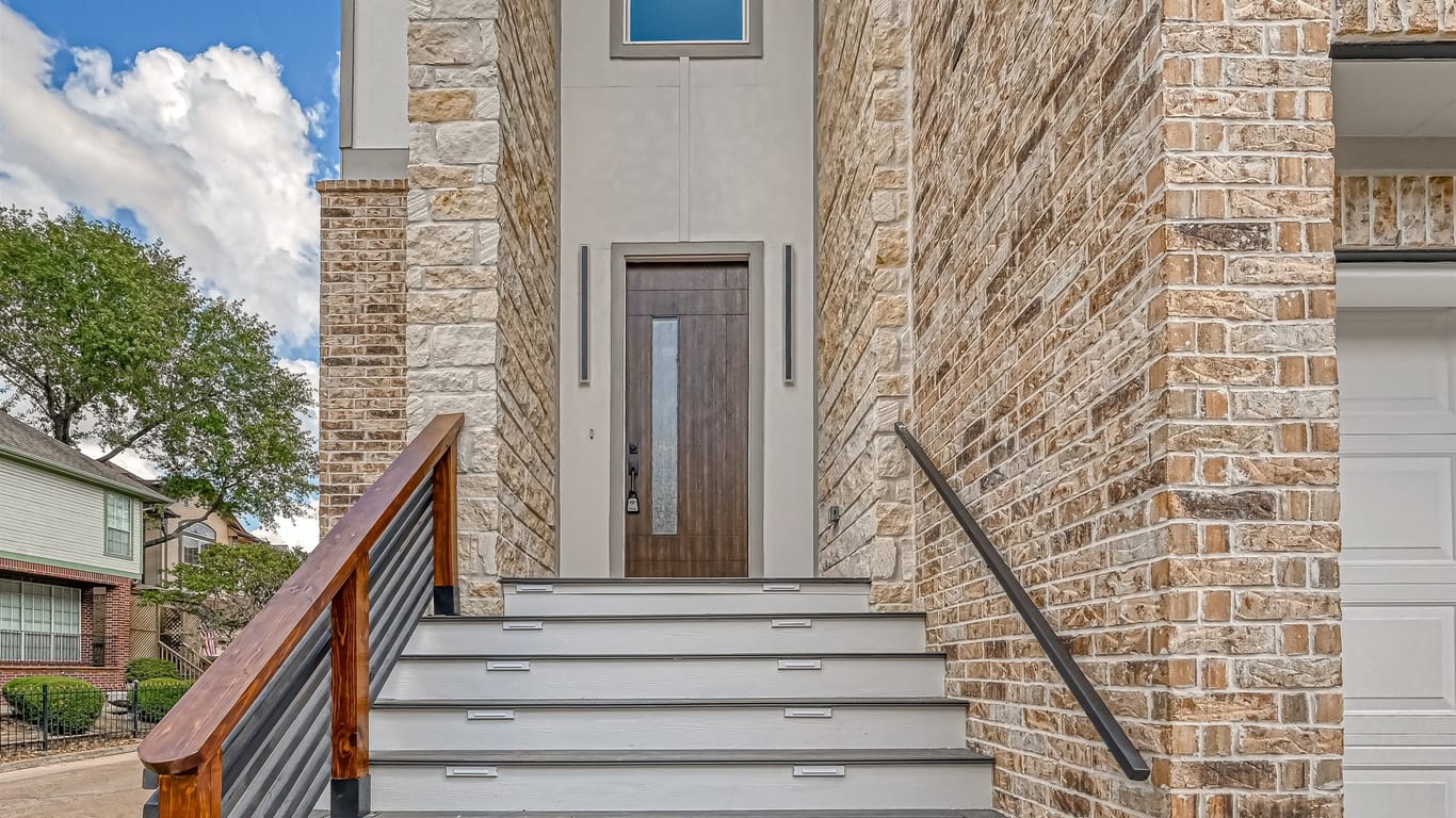 Houston 2-story, 3-bed 12975 Kingsbridge Lane-idx