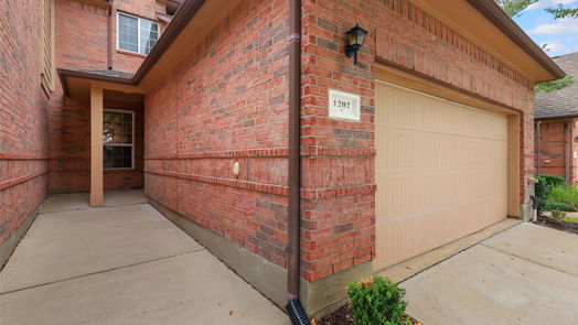 Houston 2-story, 4-bed 1202 Glenwood Canyon Lane-idx