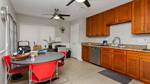 Houston 2-story, 2-bed 2336 Woodland Park Drive 114-idx
