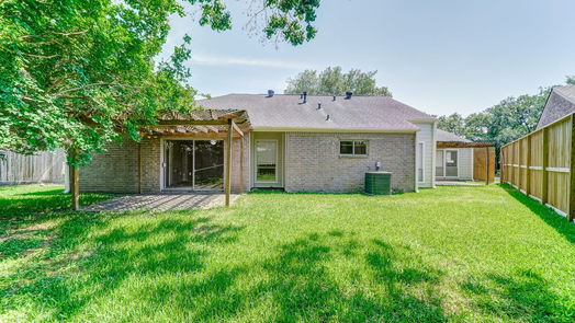 Houston 1-story, 3-bed 12014 Briar Forest Drive-idx